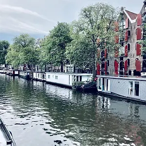 Houseboat Bonnie Netherlands