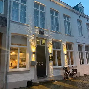 https://hotel-trash-deluxe.eindhoven-hotels.net
